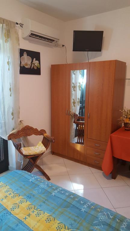 Al Fontanone Hotel Cecchina Kültér fotó